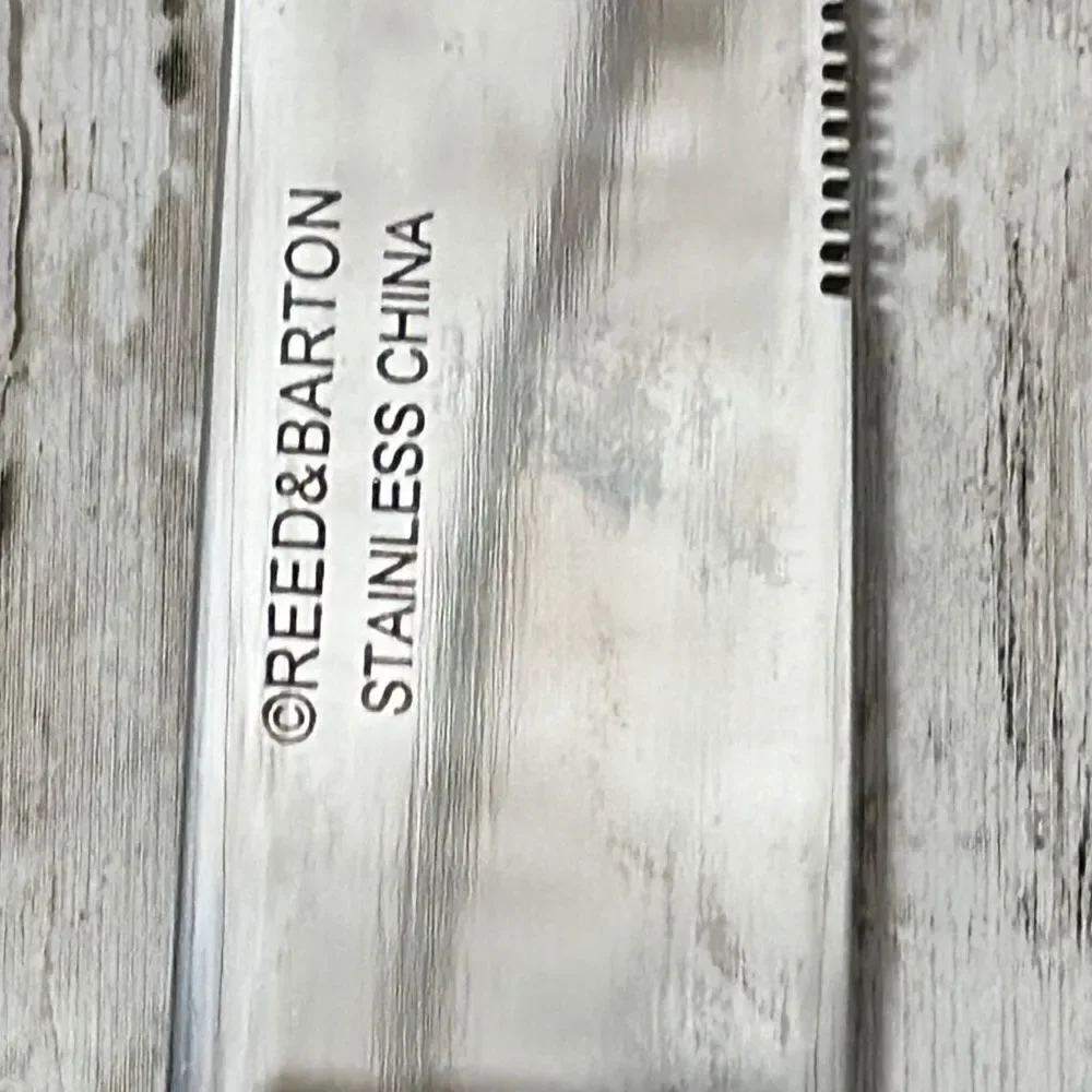 4 Reed & Barton CRESCENDO‎ II Dinner Knives 9 3/4”